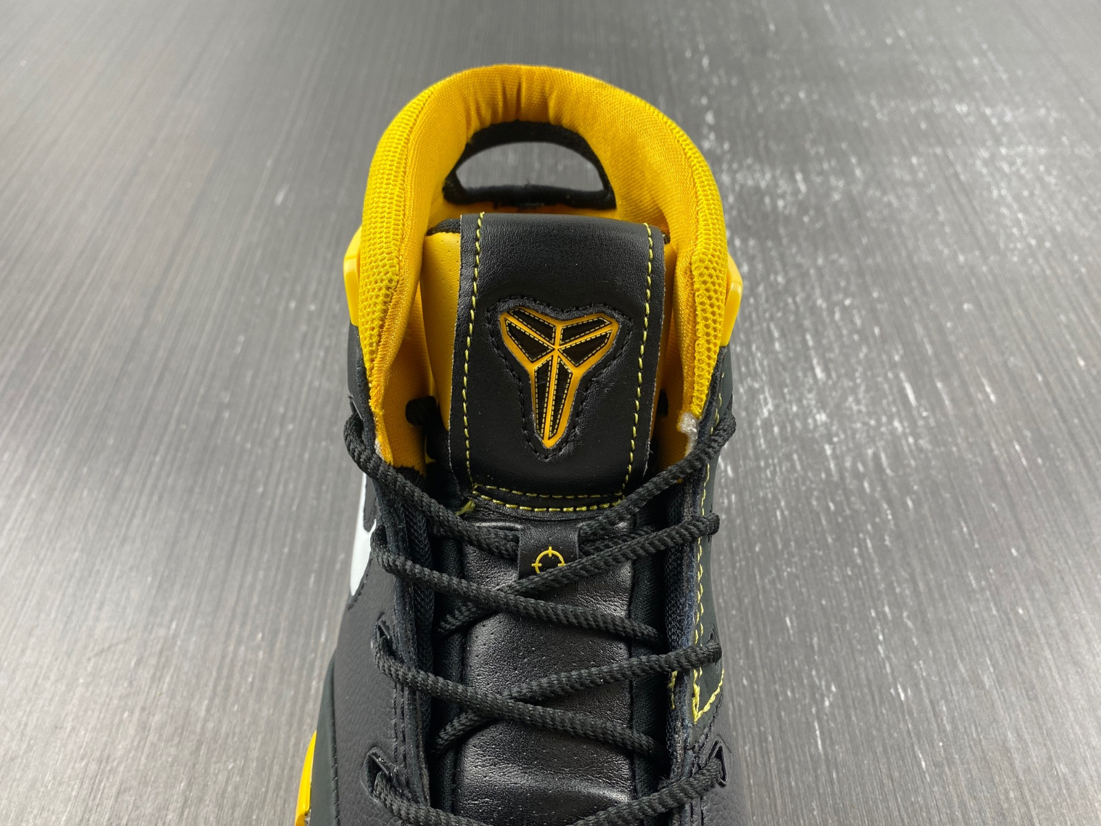 nike zoom kobe 1 protro