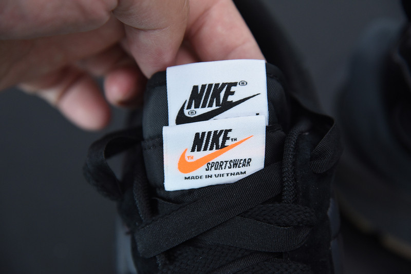 nike vaporwaffle sacai