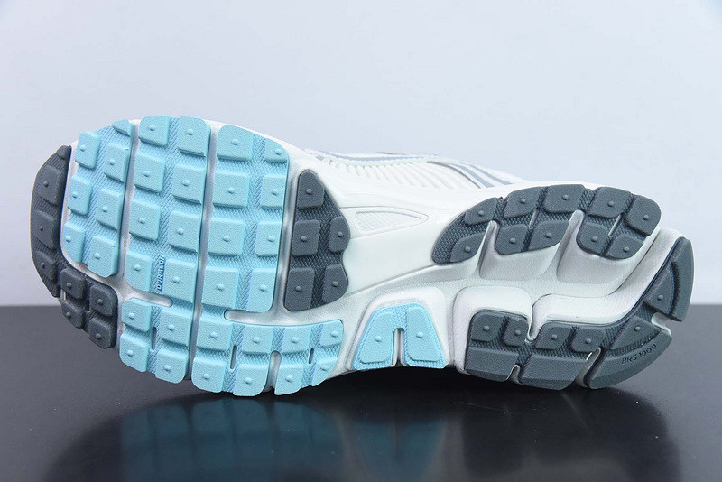 nike zoom vomero 5