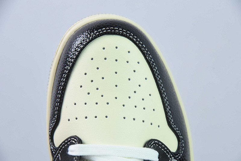 Air Jordan 1 Low SE
