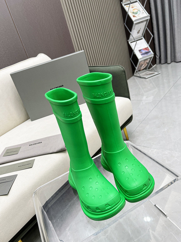 crocs™ boot in green
