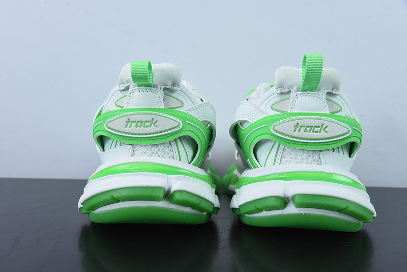 bc track sneaker