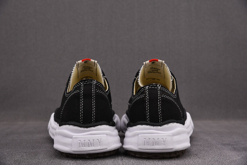 maison mihara yasuhiro sneaker